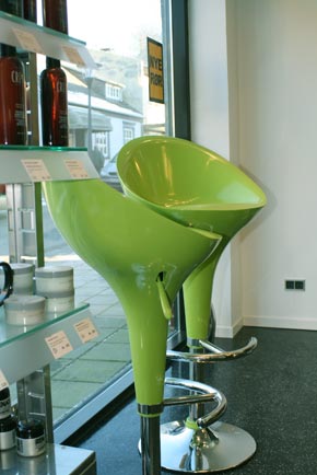 2 grønne stole fra salon 1400 i Give